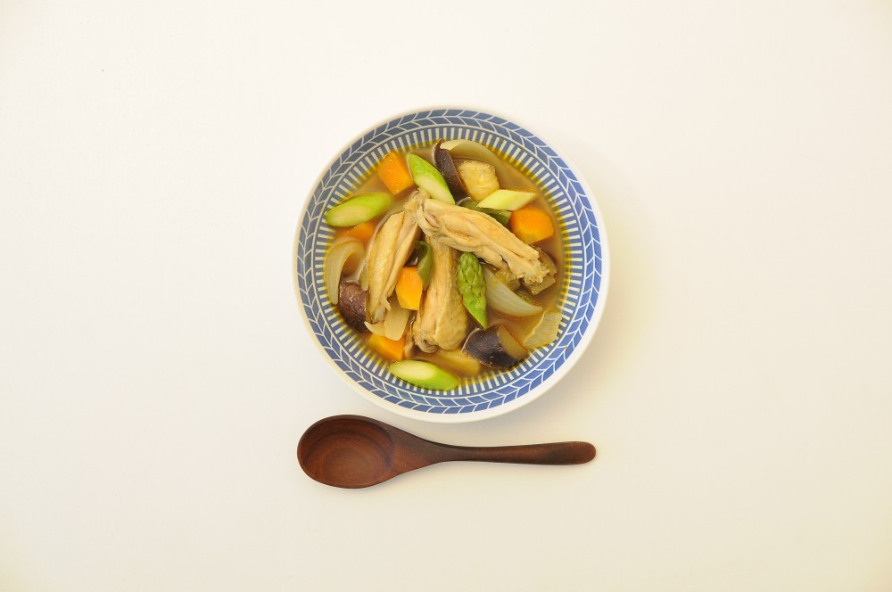 鶏スペアリブと野菜のスープカレー